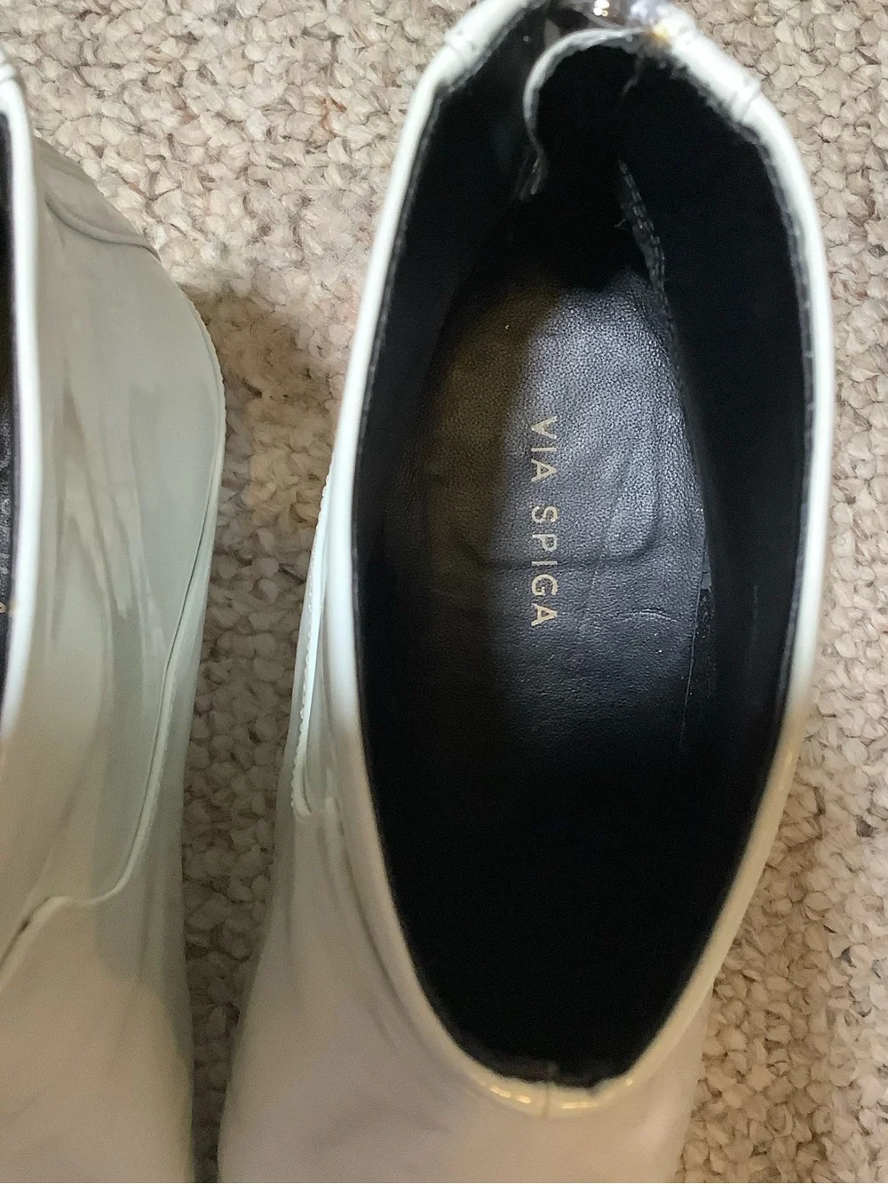 Via Spiga White Pointed Toe Ankle Booties